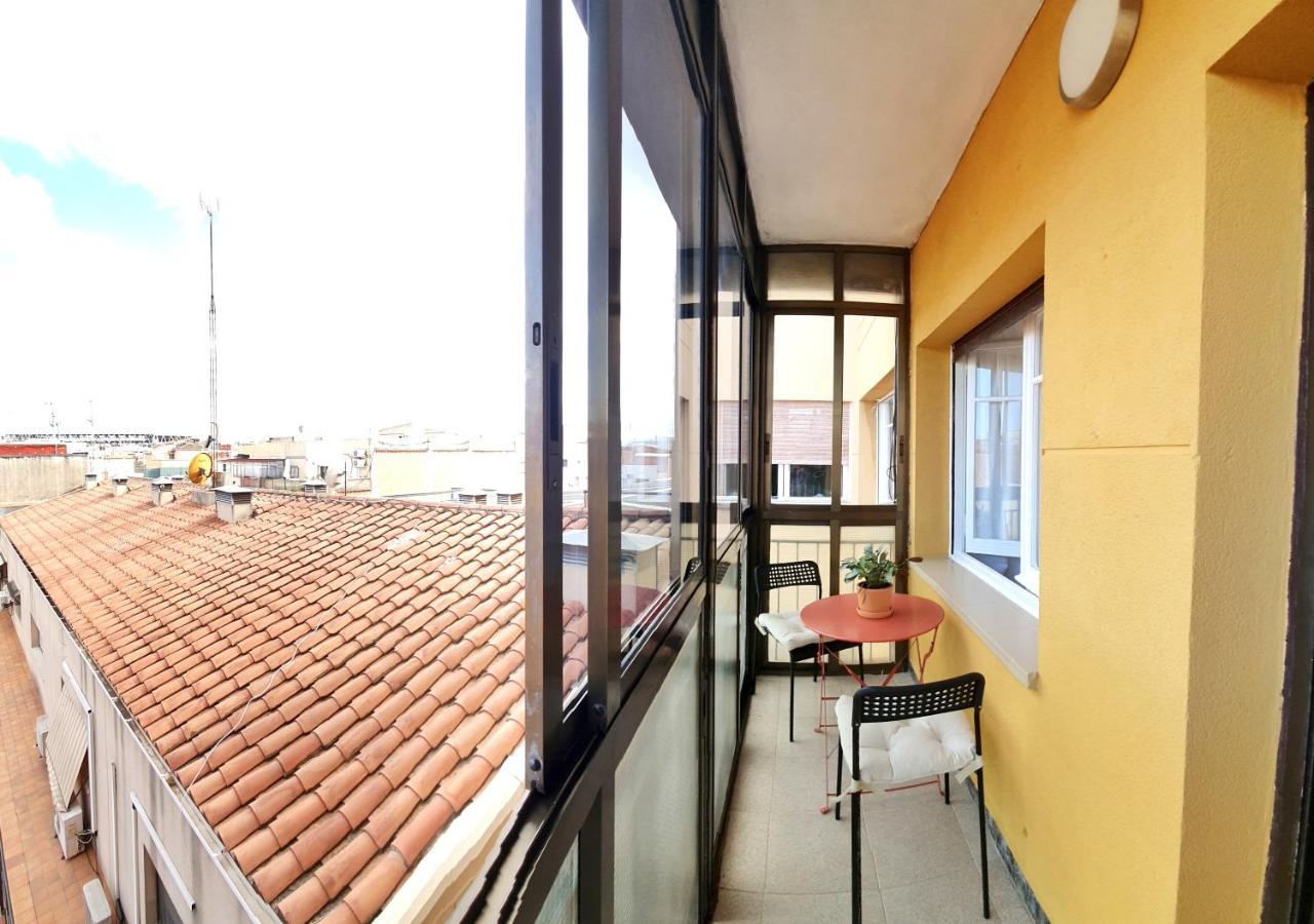 Acojedor Piso Cerca Del Metro Cornellà de Llobregat Exterior foto